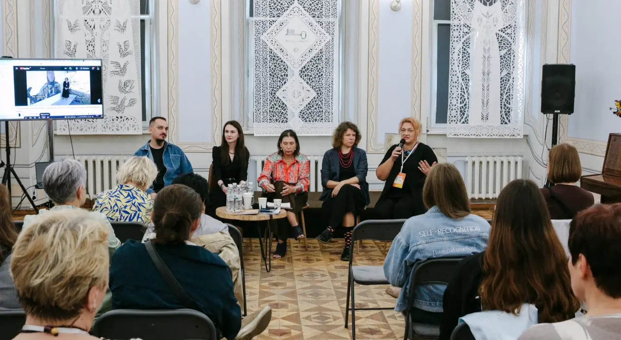 Дискусія «Присутні» про традиції памʼятування в кластері воєнної літератури на BookForum
