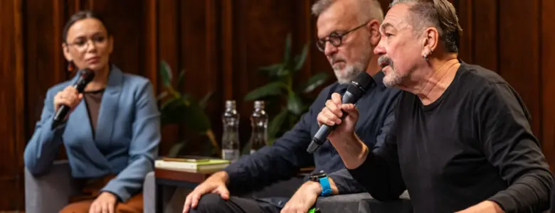Модераторка Леся Вакулюк, Войцех Тохман і Юрій Андрухович під час дискусії «Нові старі страхи» на 33-му Львівському міжнародному BookForum